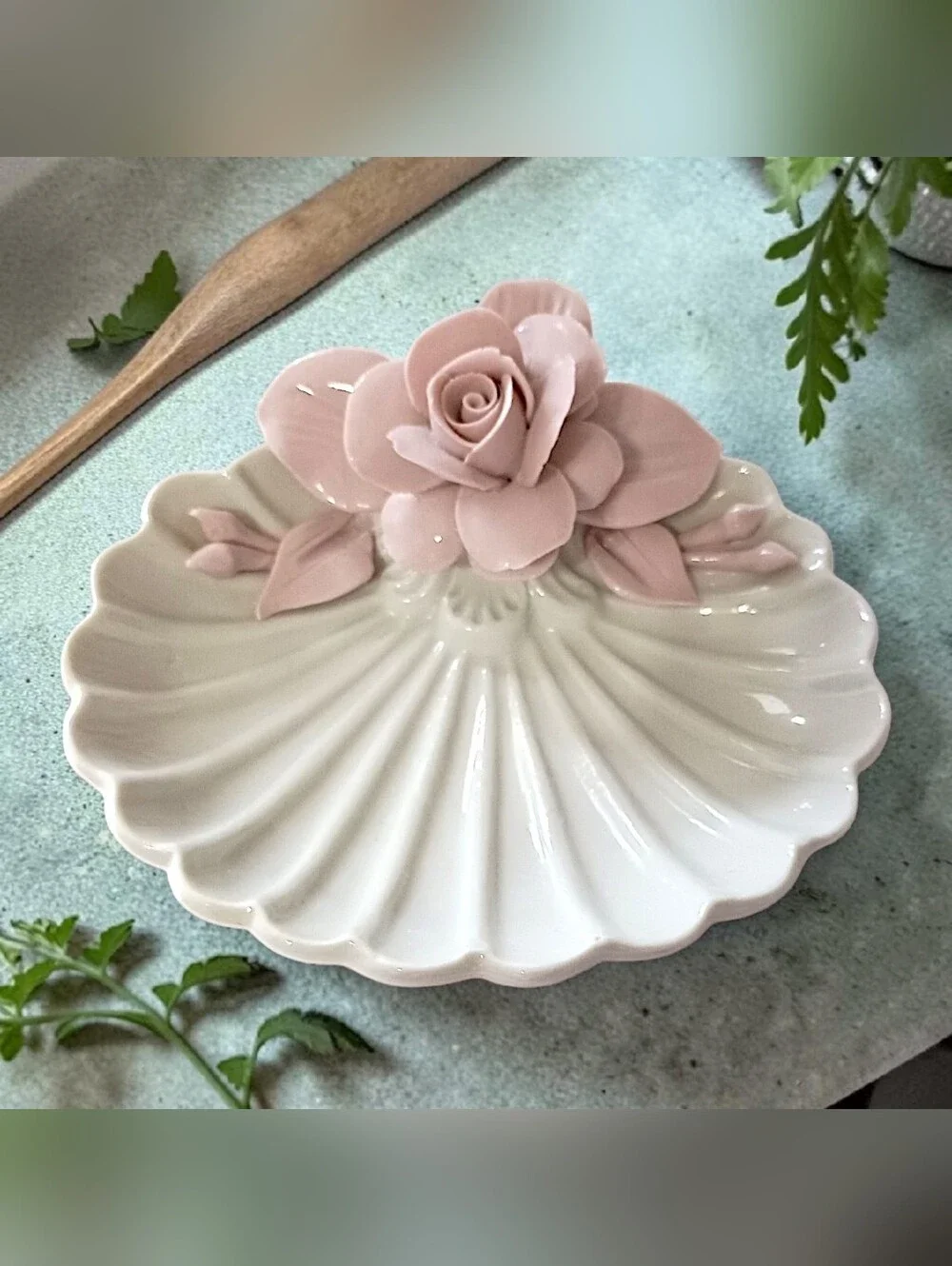 Applied Rose Seashell Candy Trinket Soap Dish Porcelain‎ Shabby Decor Victorian